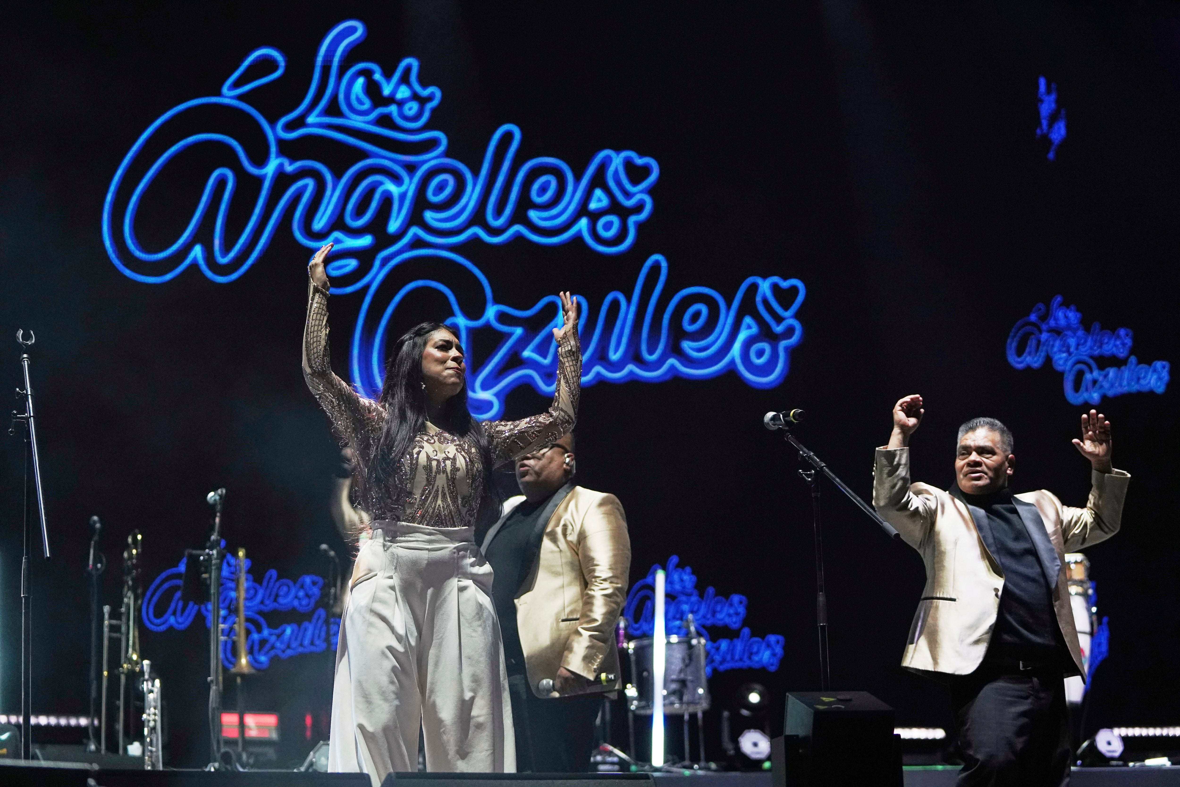 La banda de cumbia mexicana Los Ángeles Azules durante su presentación en la 25ª edición del festival de música Vive Latino en la Ciudad de México, el sábado 15 de marzo de 2025. (Foto AP/Aurea Del Rosario)