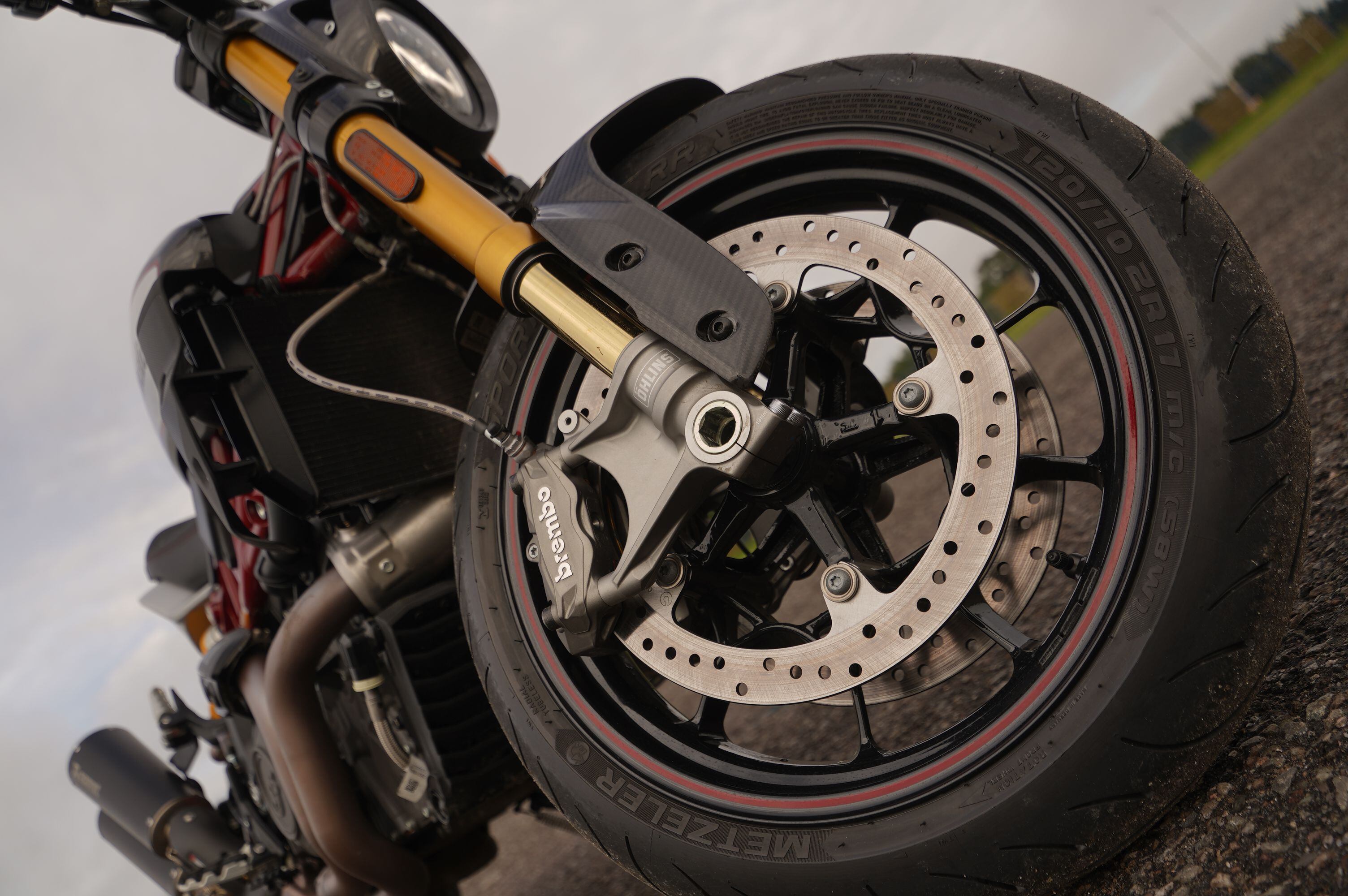 La FTR R 1200 Carbon es la propuesta más extrema de Indian Motorcycles en el segmento de las flat track