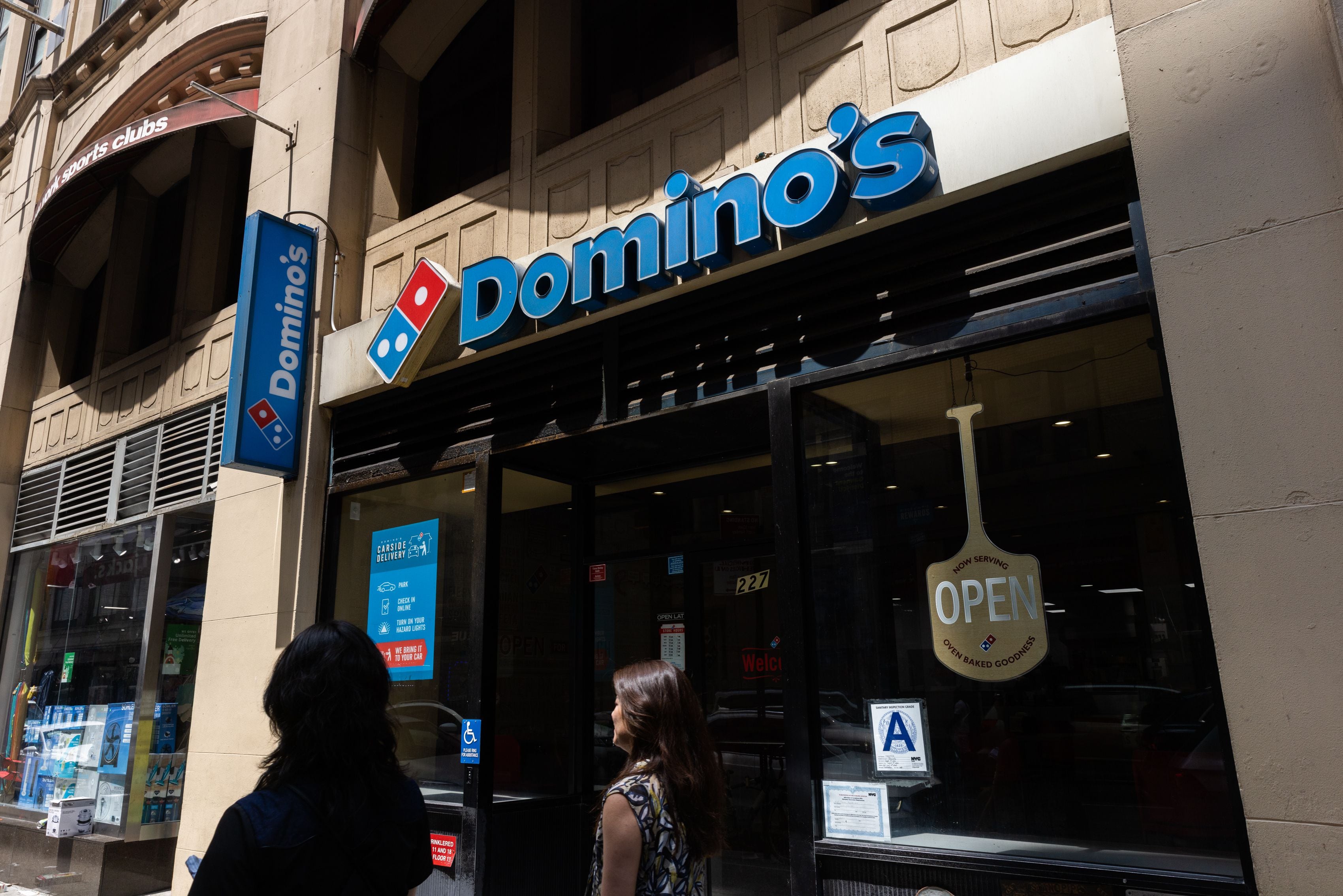 Domino’s Pizza ‘se enfría’: Acciones caen más de 10%