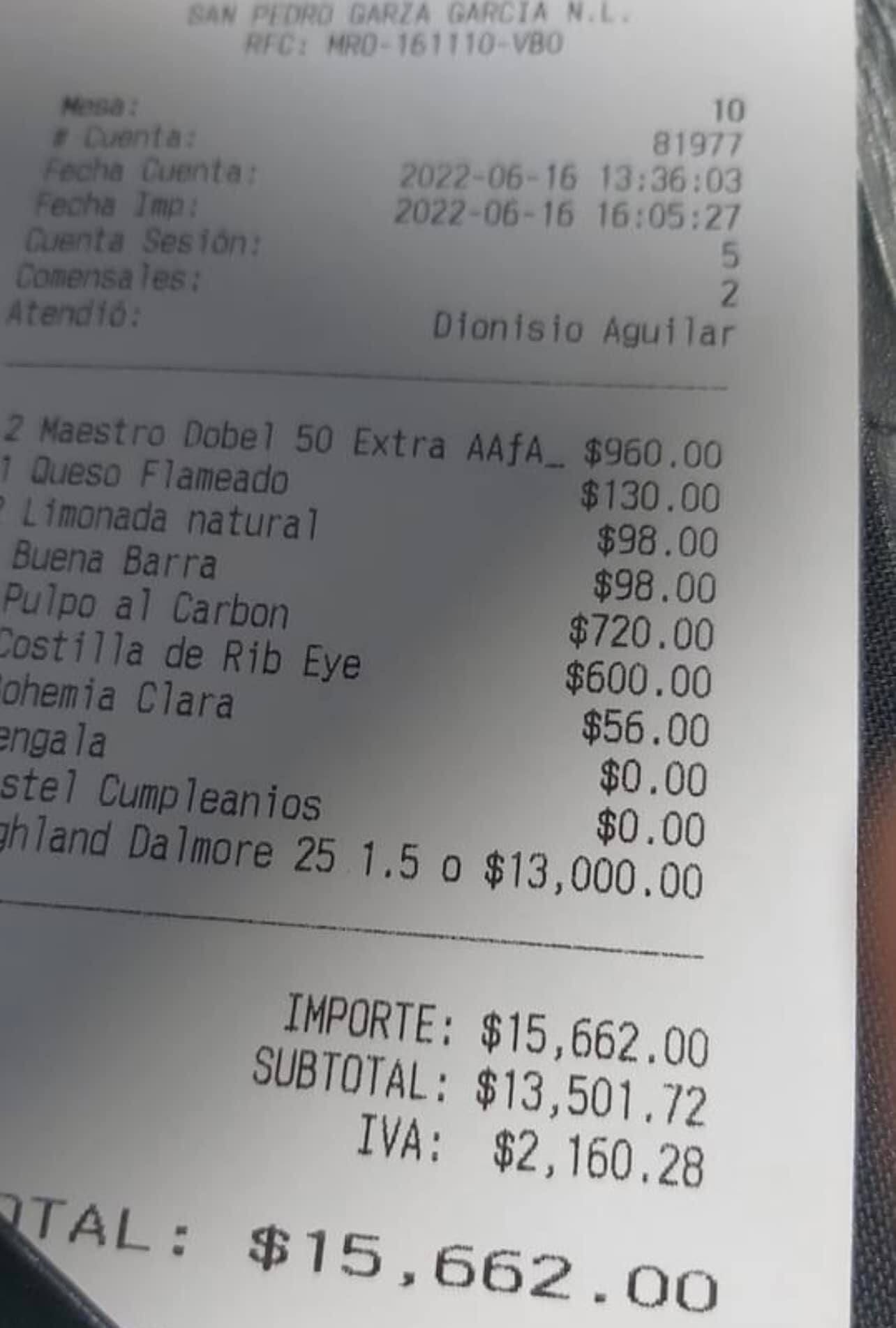 La cuenta en La Buena Barra era de más de 15 mil pesos, de los cuales 13 mil eran del whiskey.