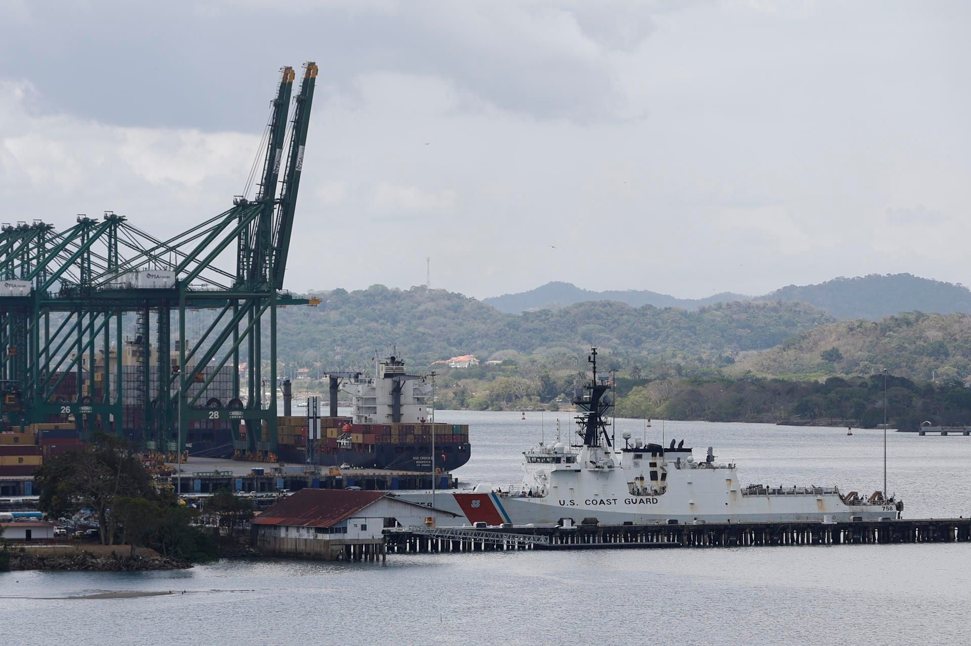 El Canal de Panamá fue cedido por el presidente estadounidense, Jimmy Carter, en 1977, a través de los Tratados Torrijos-Carter.  