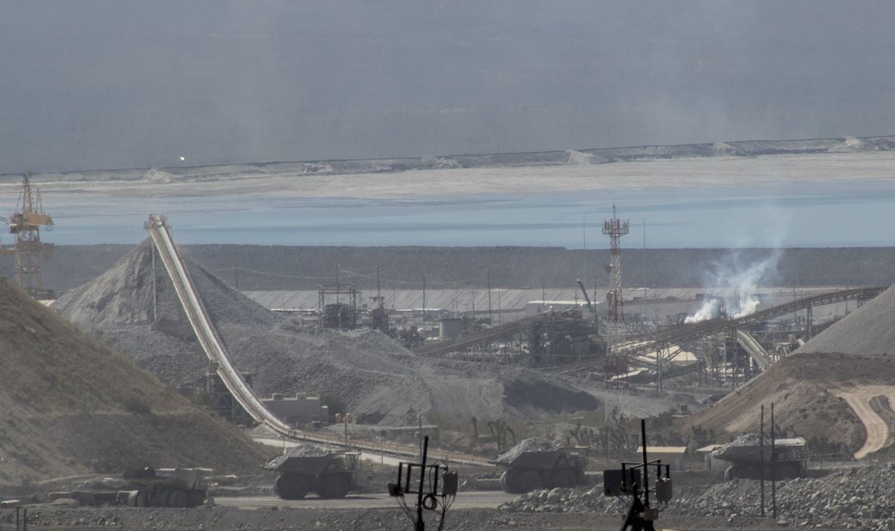 Reforma de AMLO que prohíbe minería a cielo abierto compromete 150 mil mdp: Mineros de Sonora