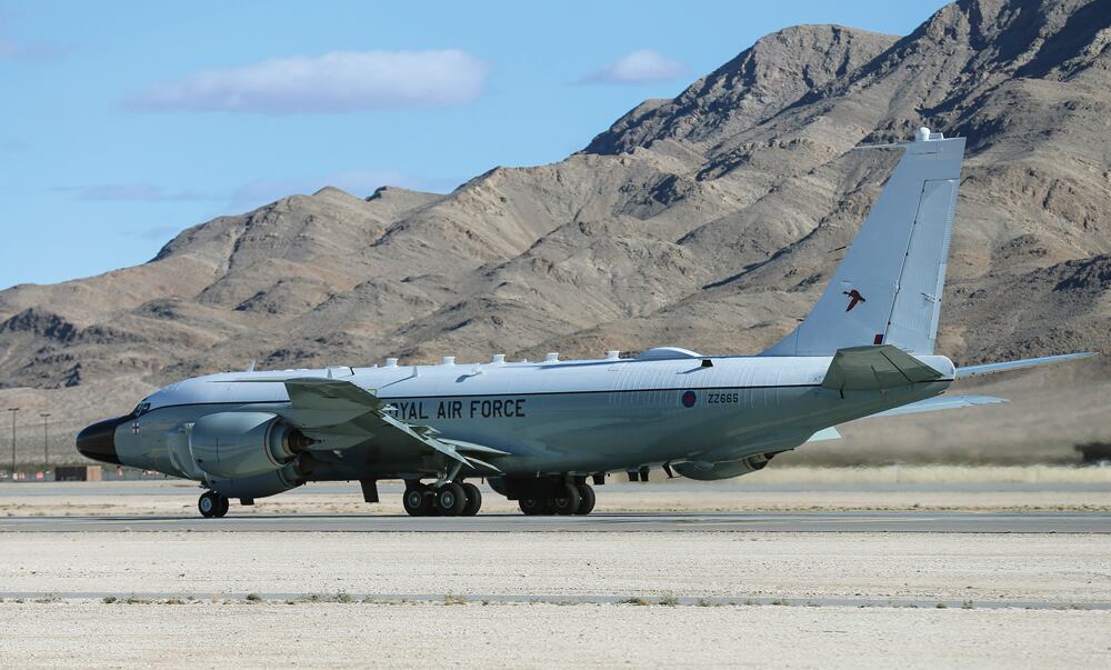 Vuelo de aeronave estadounidense sobre Golfo de BC: ¿Cómo es el avión militar y para qué sirve?