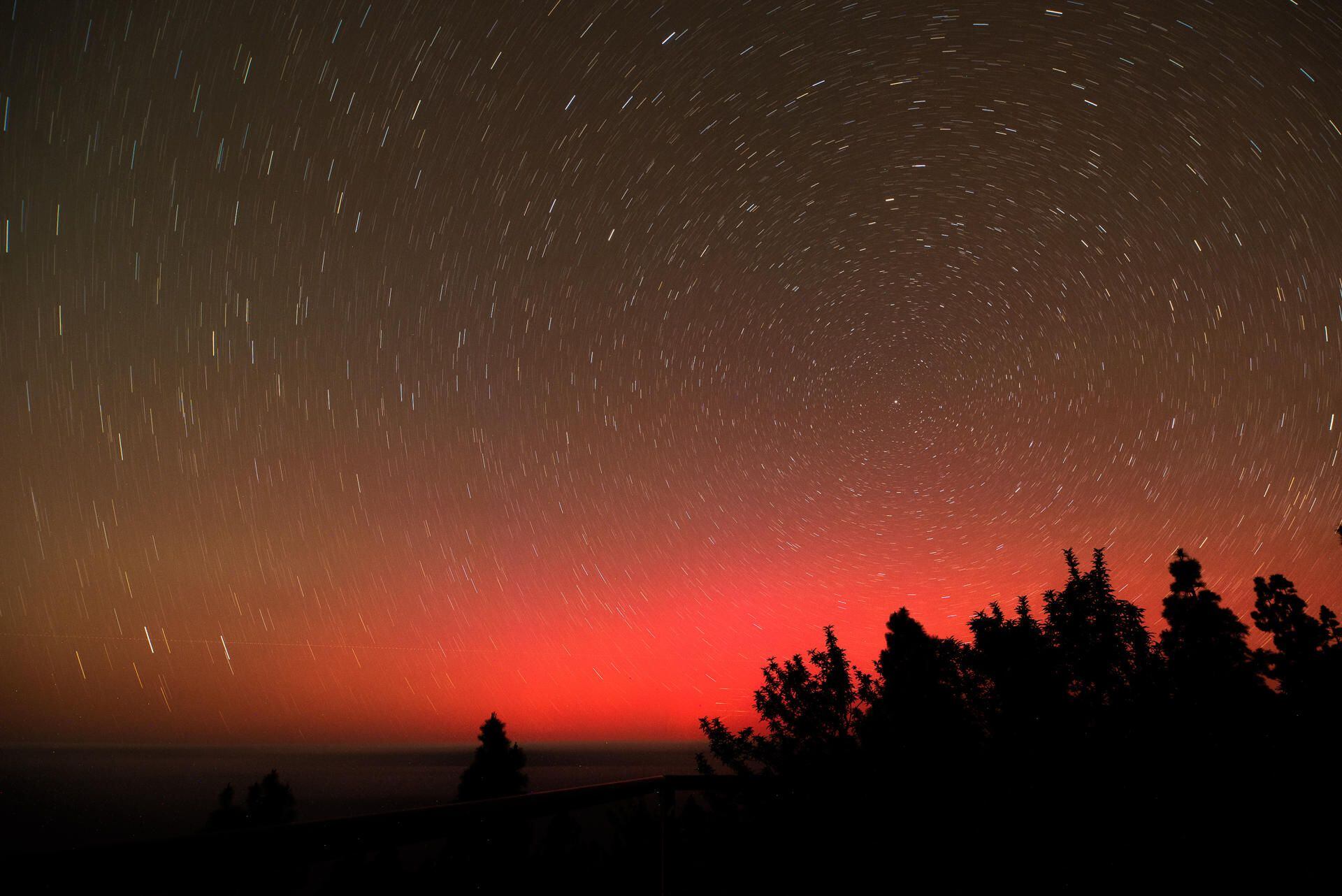 Las auroras boreales que se pudieron ver este 10 de mayo fueron producto de una tormenta solar.