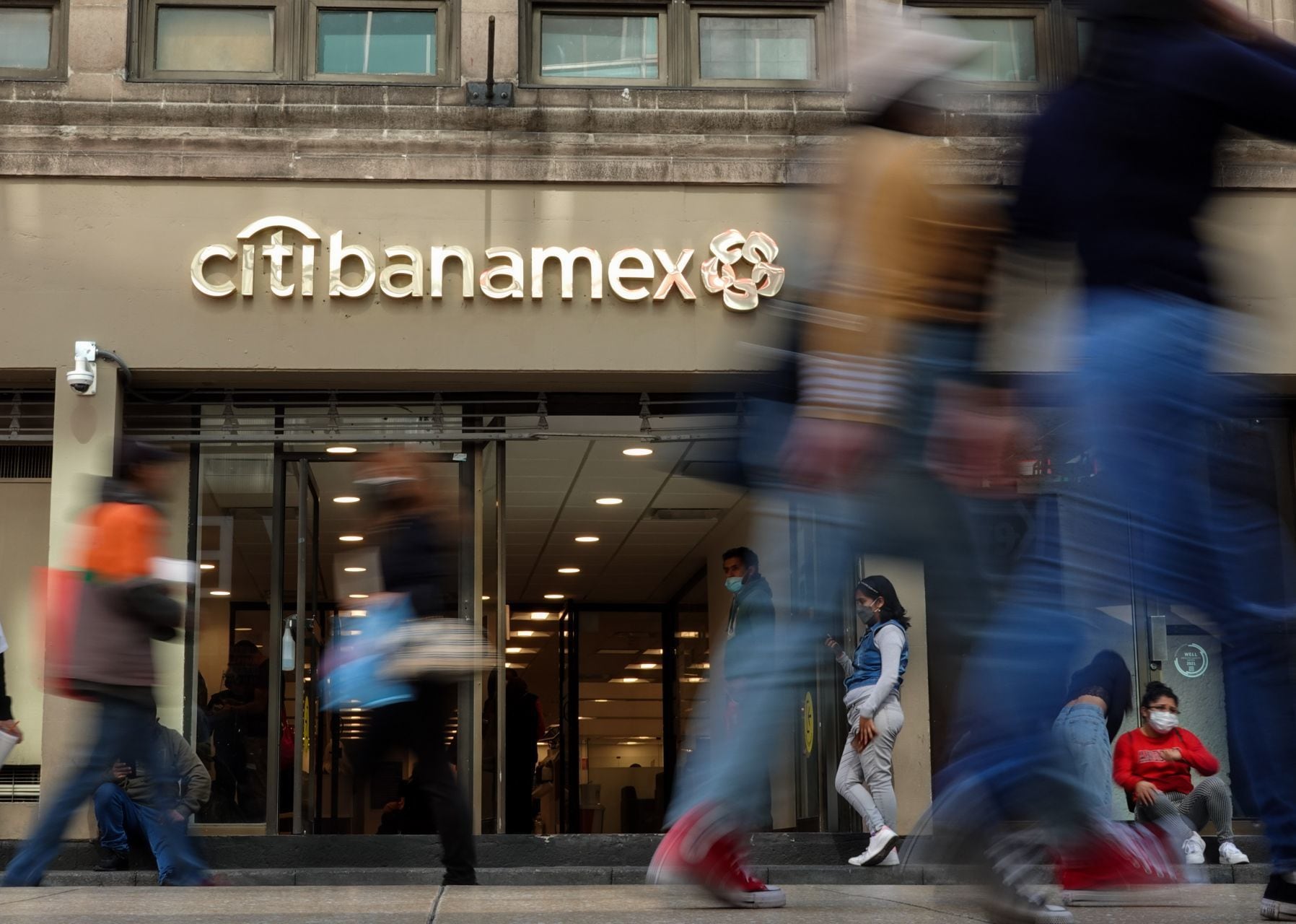 Venta de Banamex: AMLO ‘palomea’ a Grupo México para hacer la compra