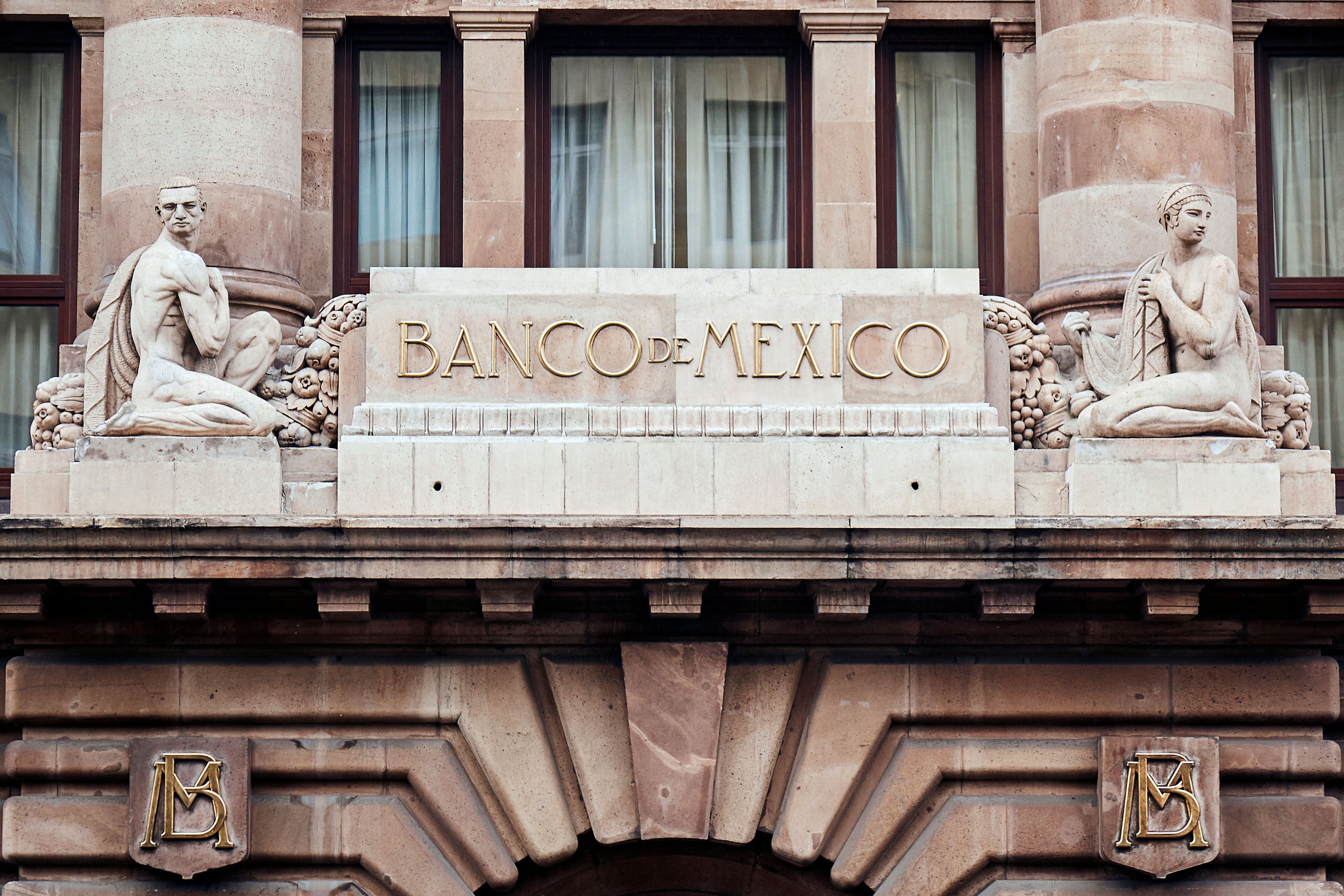 Banxico enciende la alerta: hay riesgos en el sistema financiero