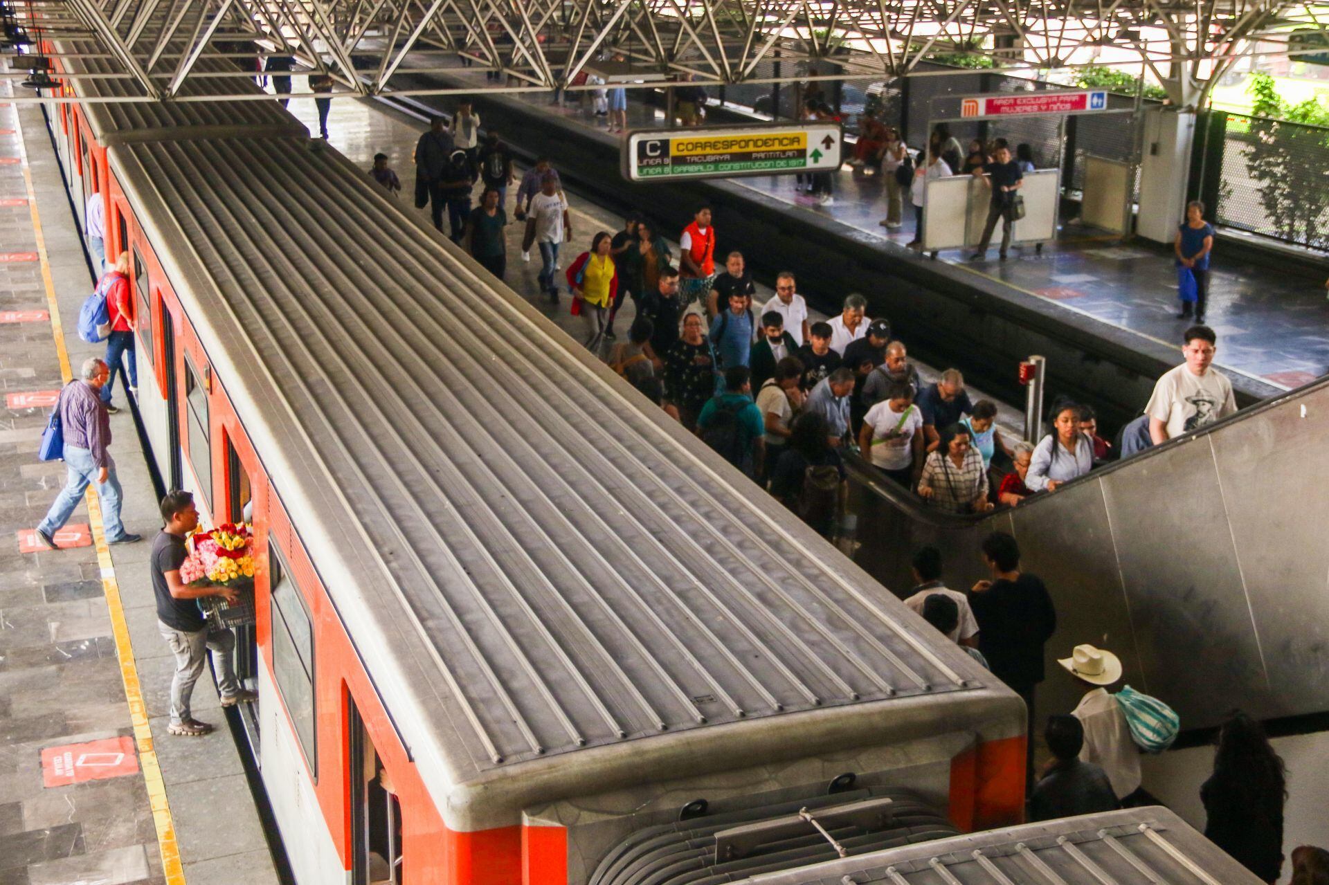 Morena critica propuesta de ‘tarifazo’ en boleto del Metro: PAN es ‘absurdo y discriminatorio’