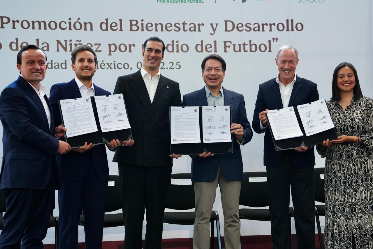 Firman SEP y FMF carta de intención para fomentar por medio del futbol hábitos de Vida Saludable en planteles escolares