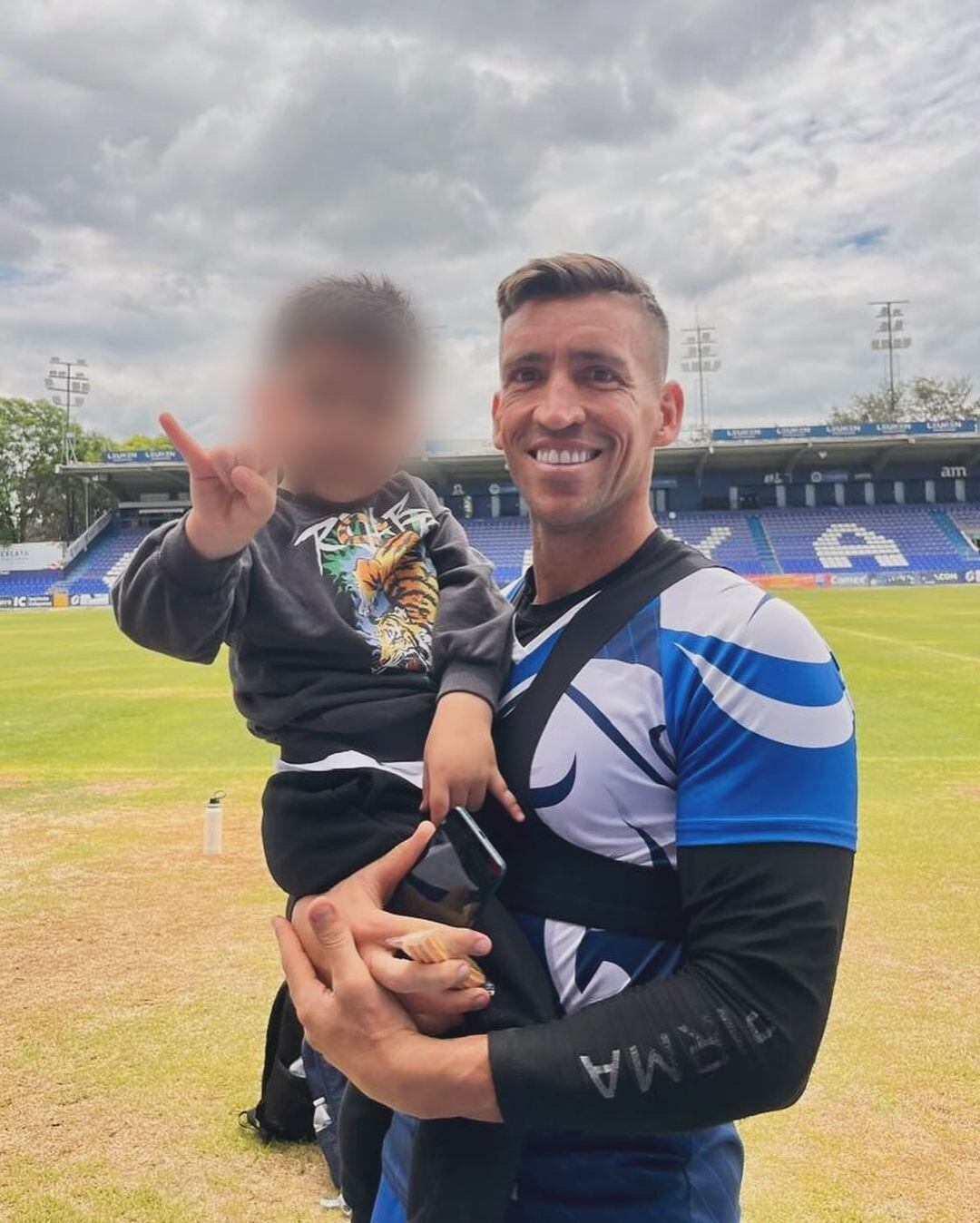 El futbolista Nico Vikonis llevó a su hijo Luka, al que tuvo con Paola Salcedo, a vivir con él en Uruguay. (Foto: Instagram @nicovikonis)