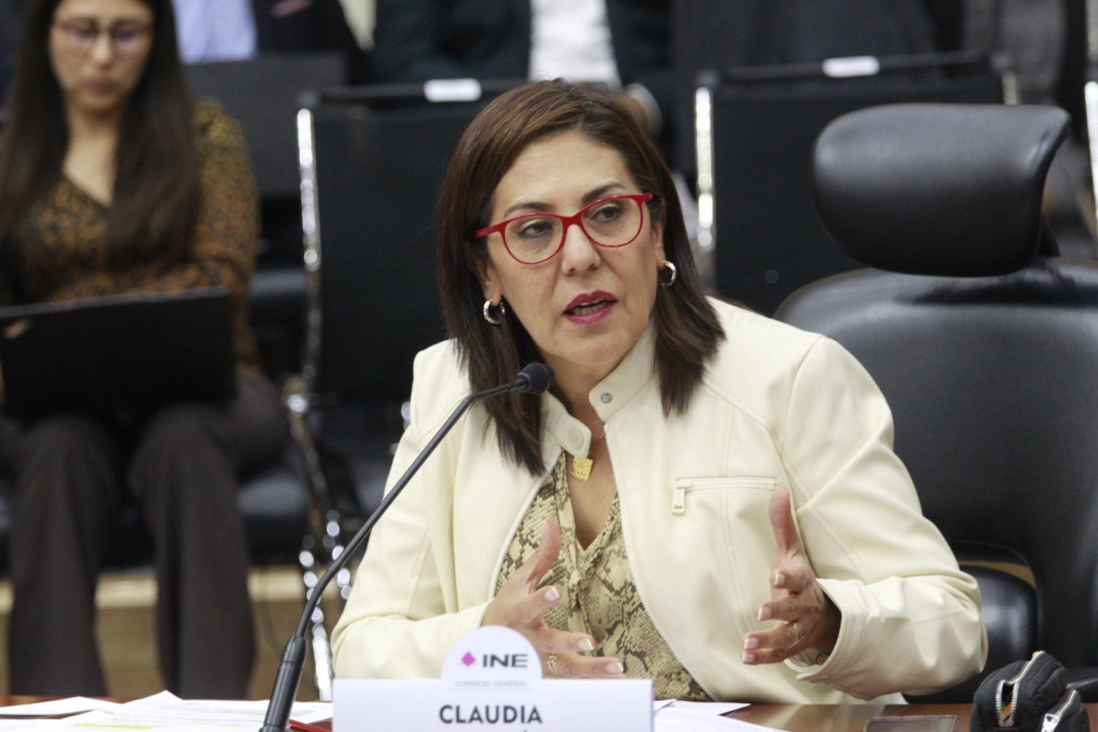 La consejera Claudia Zavala en su participación en el INE. (Foto: INE)