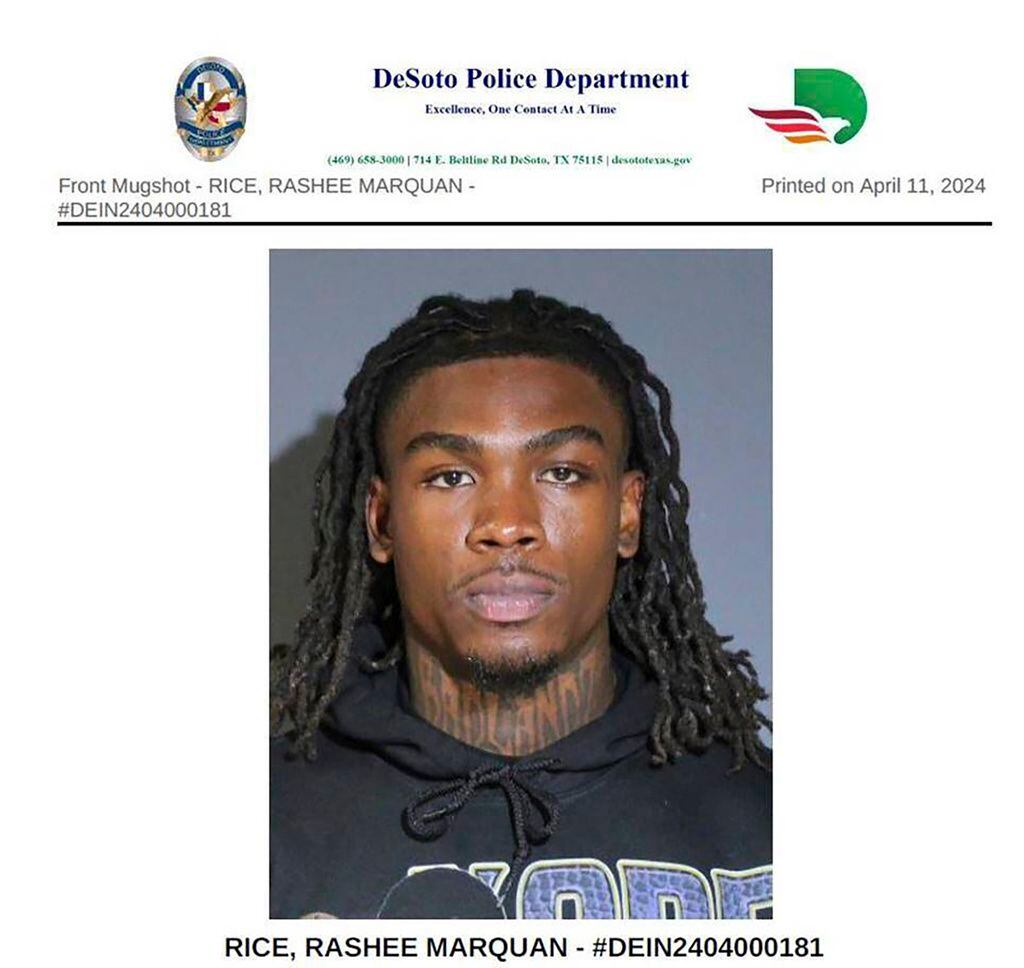 Esta foto proporcionada por el Departamento Policial de DeSoto, Texas, muestra a Rashee Rice, el jugador de los Chiefs de Kansas City, el jueves 11 de abril de 2024. 