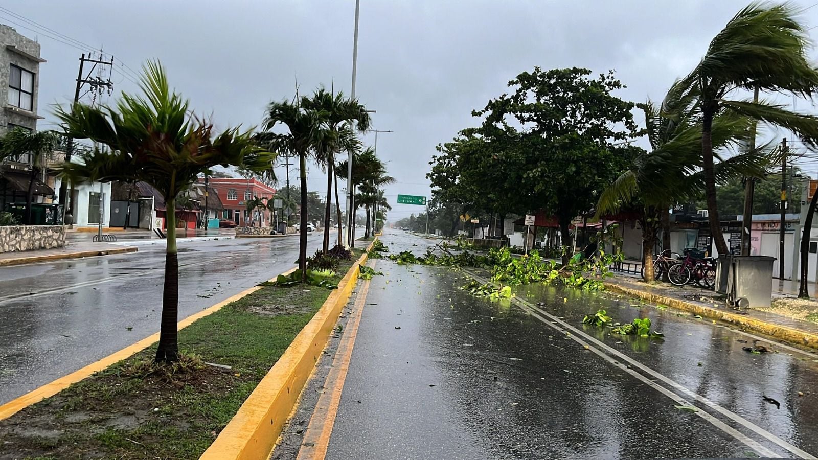 El paso del huracán por el territorio mexicano no ha ocasionado por el momento lesionados ni fallecidos. Foto: @MaraLezama