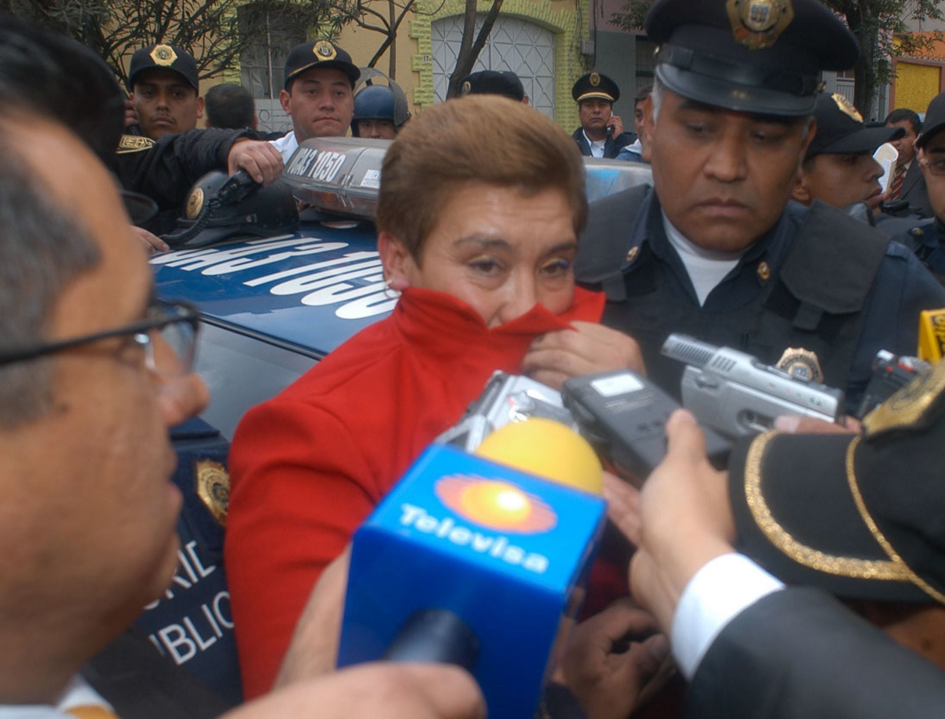 Juana Barraza Samperio fue detenida por elementos de la Secretaria de Seguridad Publica después de asesinar a la señora Ana Maria de los Reyes.