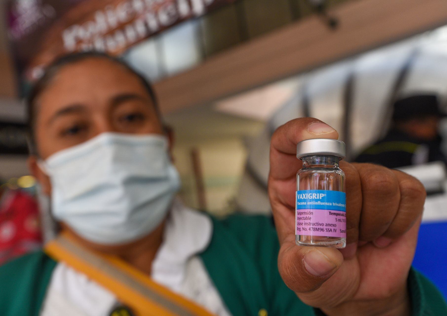Arranca vacunación contra influenza con personal de salud en CDMX
