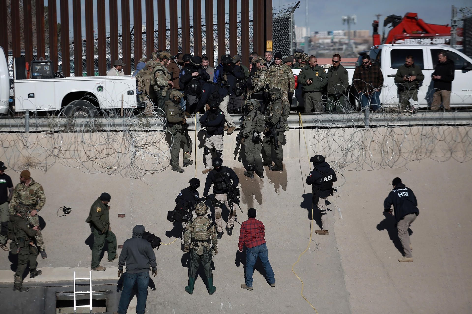 Túnel hacia Texas era usado por migrantes: ‘Tiene más de 1 año y autoridades tardaron’, acusa activista