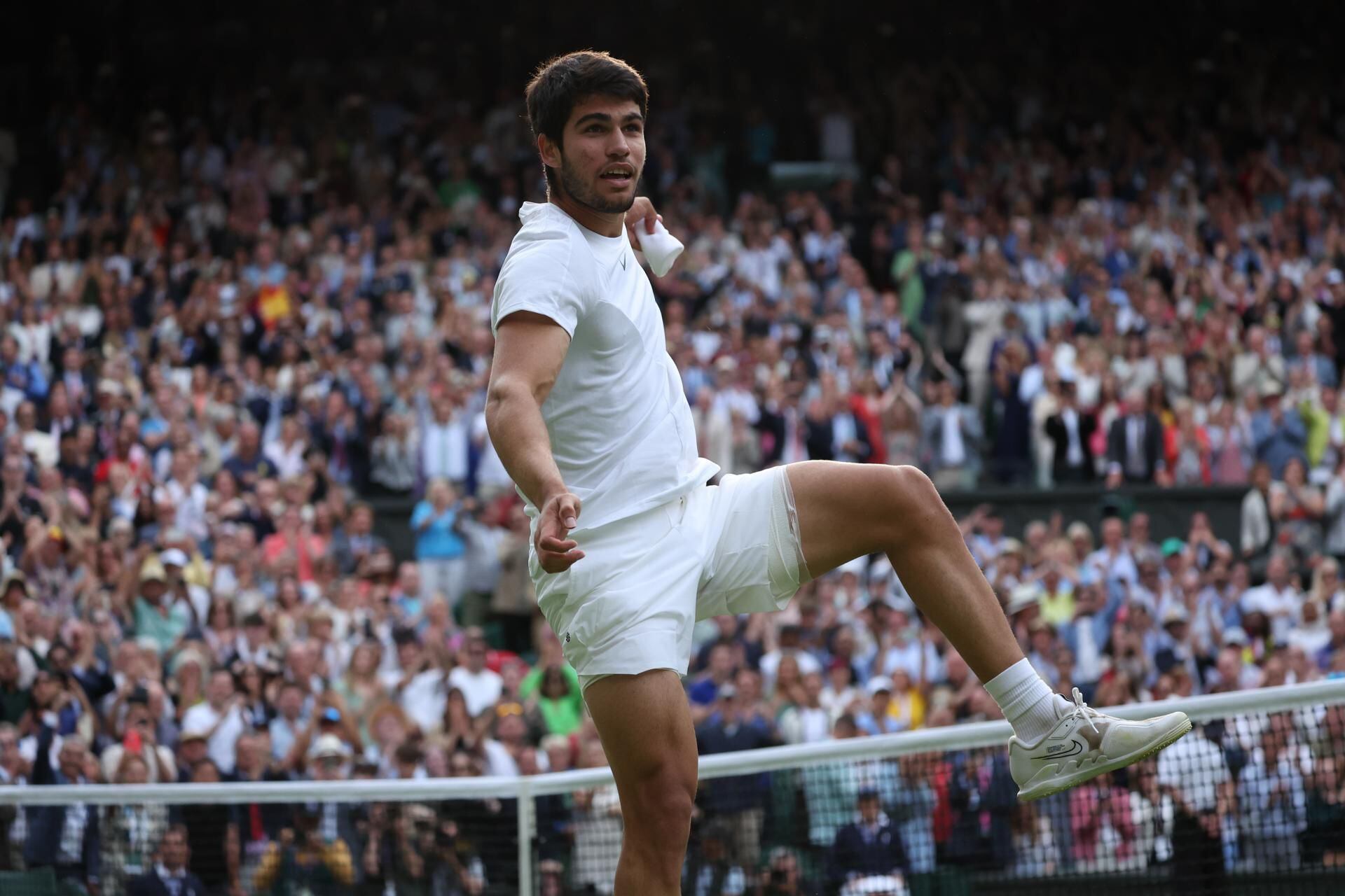 Carlos Alcaraz termina reinado de Djokovic y gana su primer Wimbledon: ‘Con 20 años no lo esperaba’ 